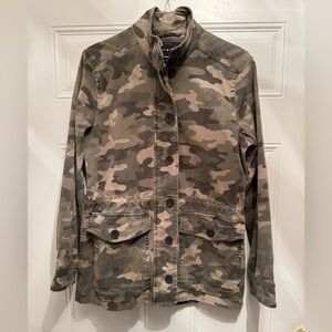 Lucky Brand camouflage Olive zip up jacket size Small